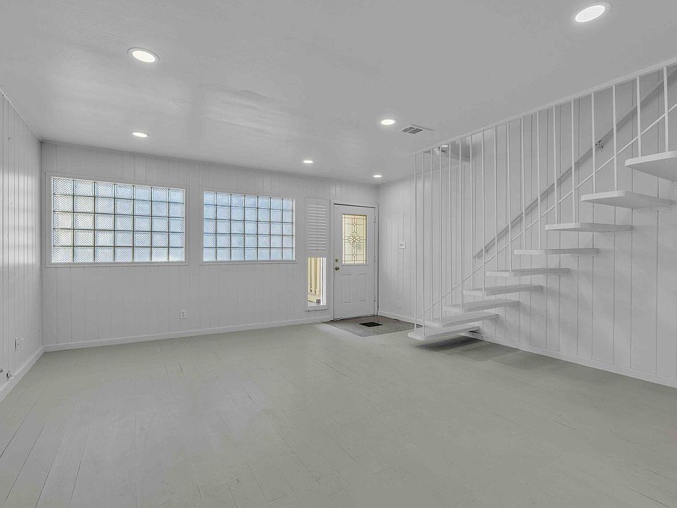 1st image of 5210 Woodrow Ave