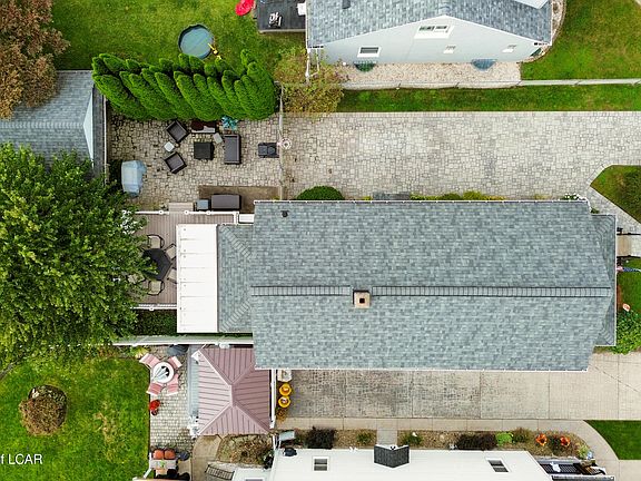 5th image of 253 Sullivan St