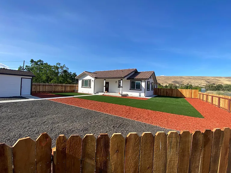9672 Monterey Hwy — Photo 1