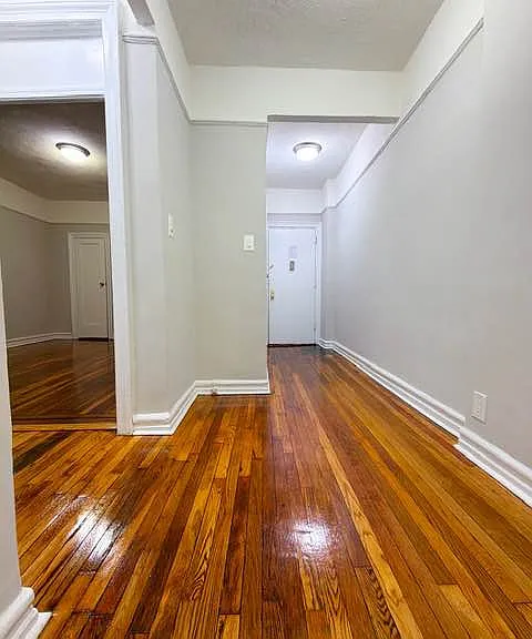 525 E 21st St #1 — Photo 3