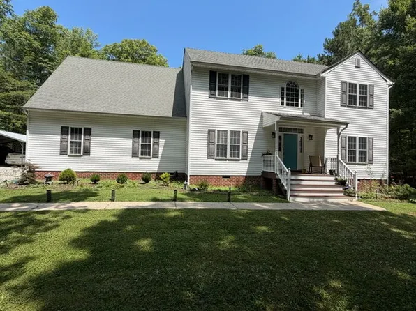 2281 Genito West Ct, Moseley, VA 23120