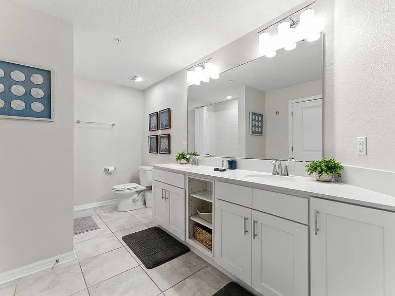 Paradox Cir — Photo 23