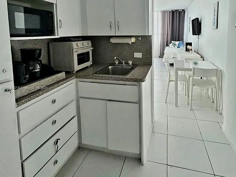 5445 Collins Ave #617 — Photo 5
