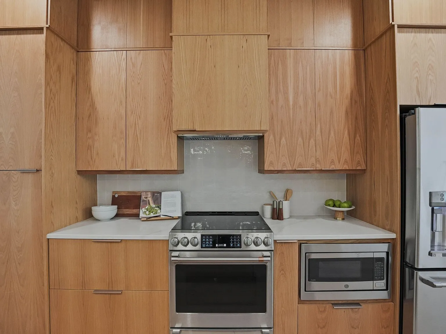 2 bed, 2.5 bath, 1337 sqft, $3,200 — Photo 4