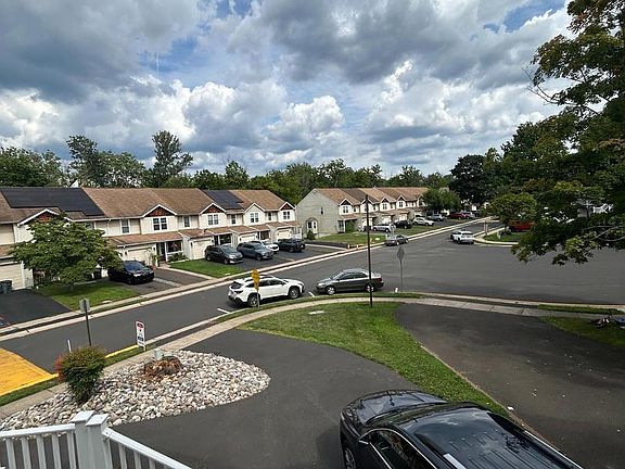 5th image of 28 Cottonwood Dr