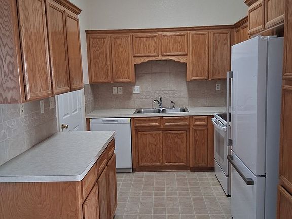 5th image of 4204 Pennington Ave