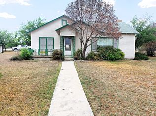 603 N 3rd St, Mertzon, TX 76941