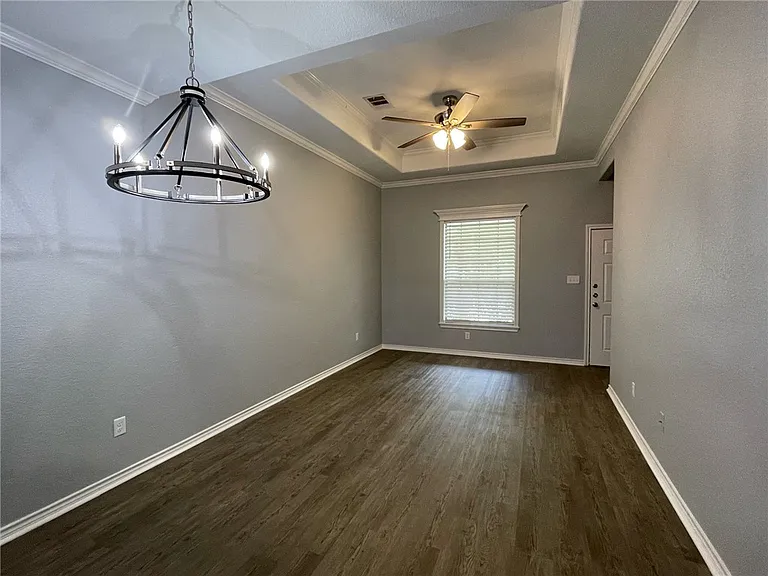 3838 Oldenburg Ln — Photo 6