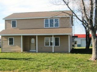 1737 Highway 45, Flora, IL 62839