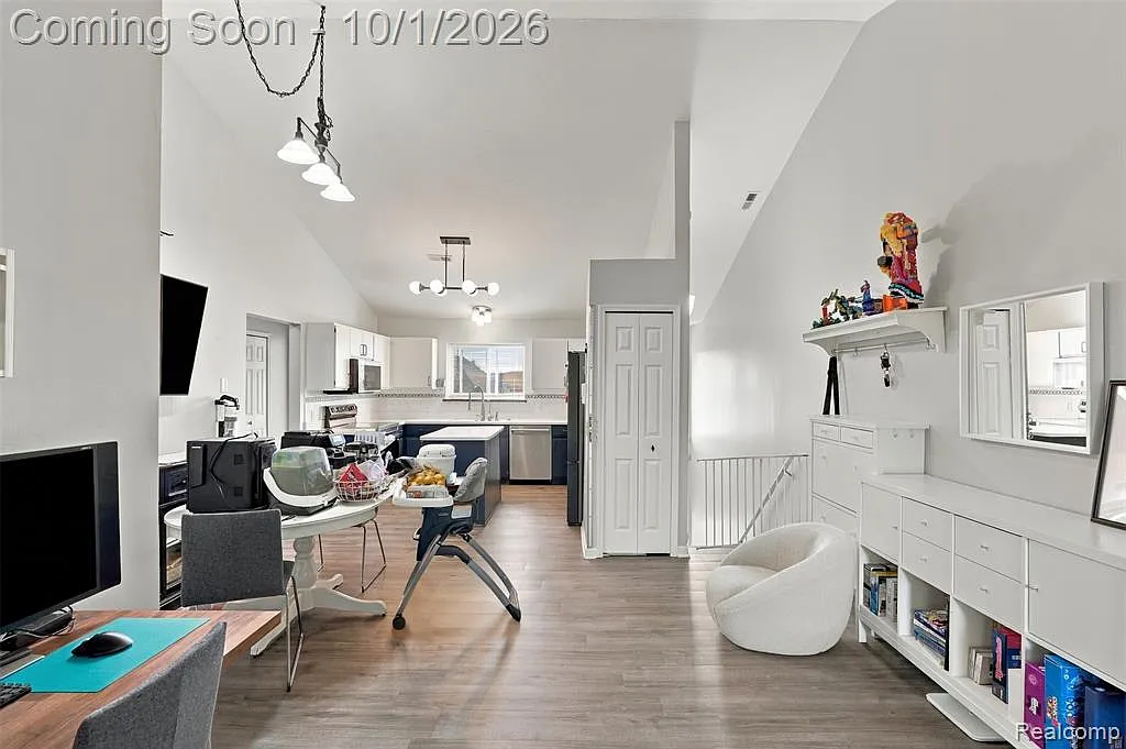 2 bed, 2.0 bath, 1099 sqft, $1,600 — Photo 4