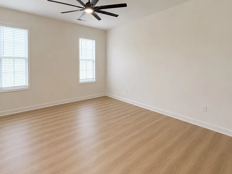 3160 Cedar Glade Ln — Photo 3