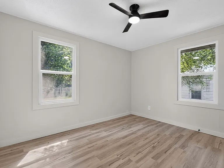 2510 Normandy Dr — Photo 15
