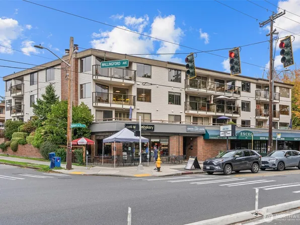 7850 E Green Lake Drive N #204, Seattle, WA 98103