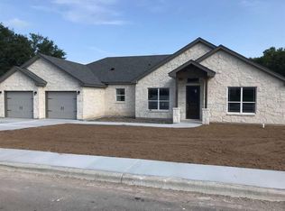 112 Travis Trl, Burnet, TX 78611