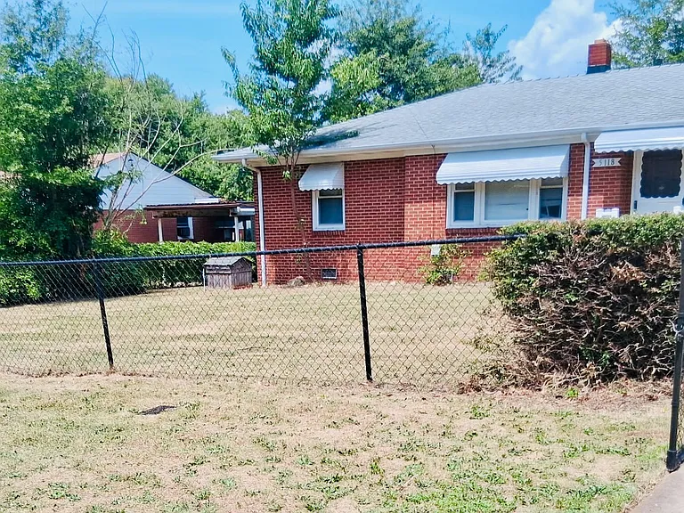 5118 Tulip Dr — Photo 2