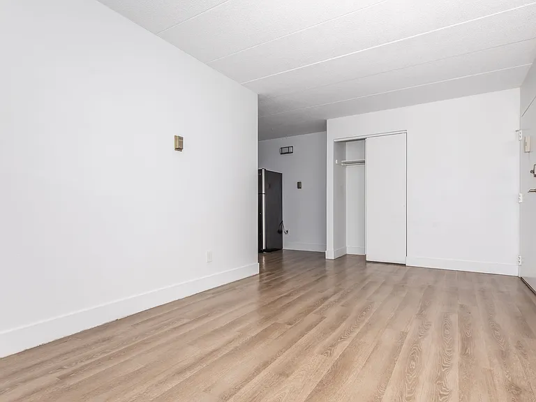 George Apartments - 625 3rd Street Southwest - 5 — Photo 9