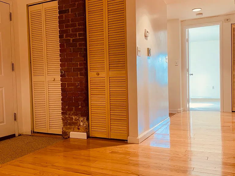 102 Gainsborough St #6 — Photo 2