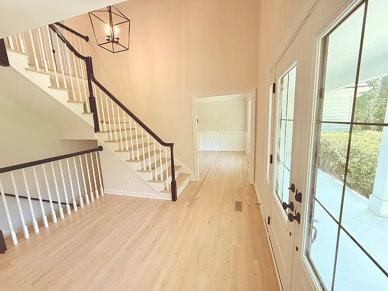 Entryway/foyer