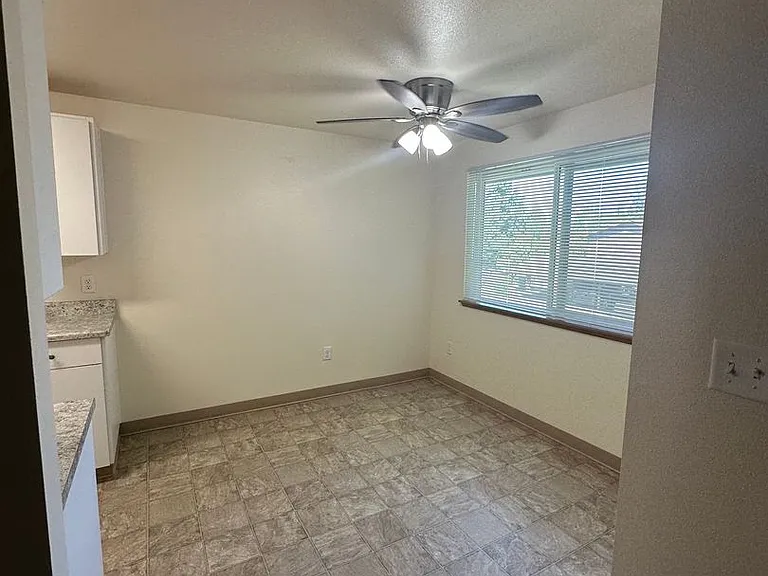 Willow Glen Apartments — Photo 10
