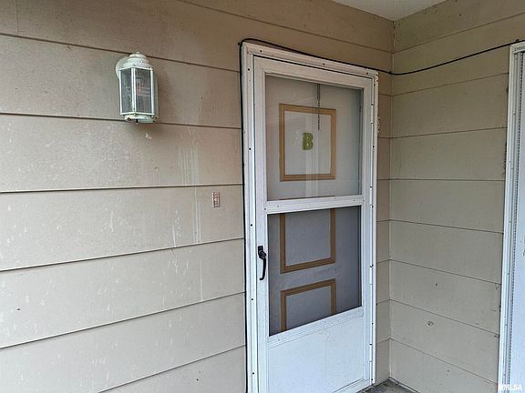 3rd image of 5281 Country Club Rd #2