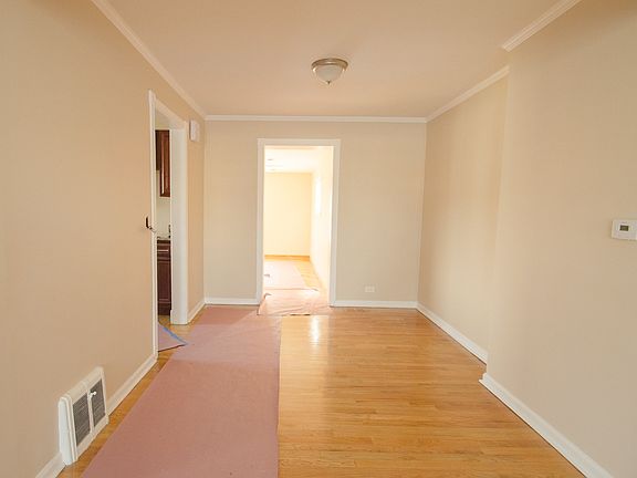 4th image of 1531 Broadway Ave