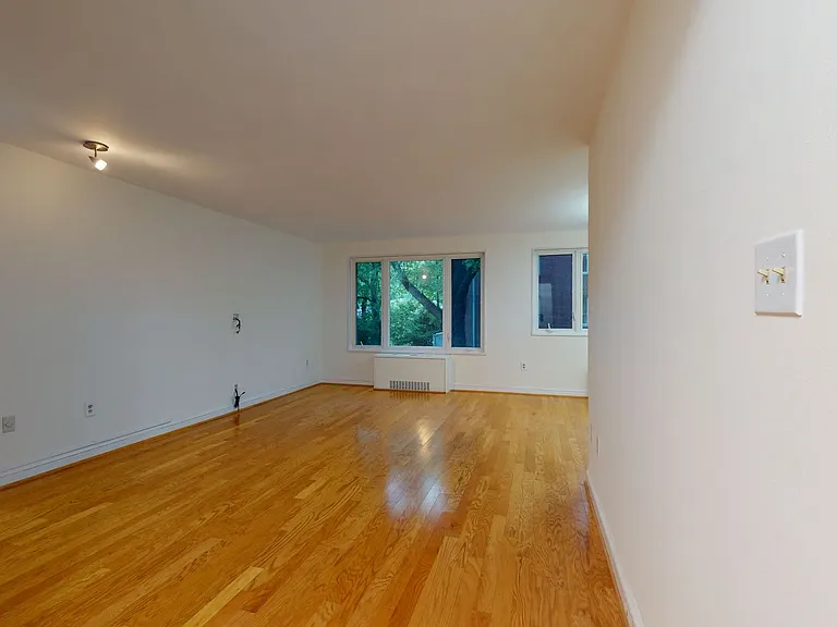 2400 41st St NW #208 — Photo 5