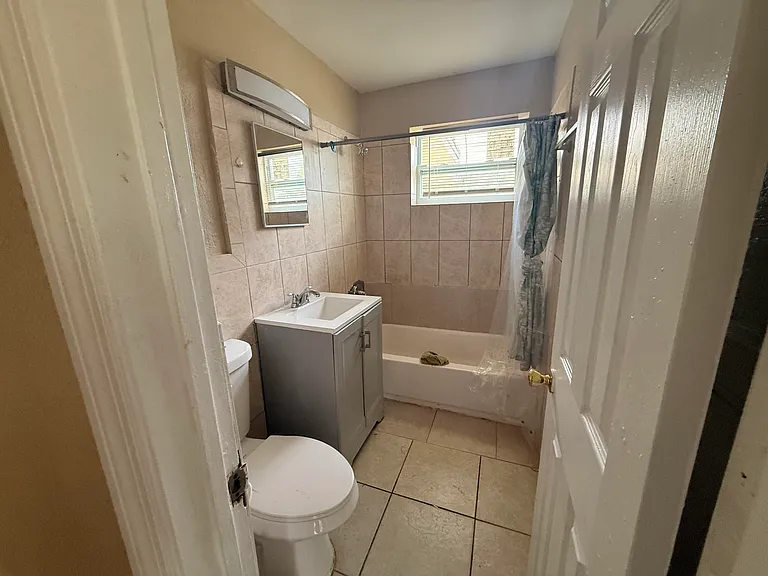1604 Zephyr Ave — Photo 14