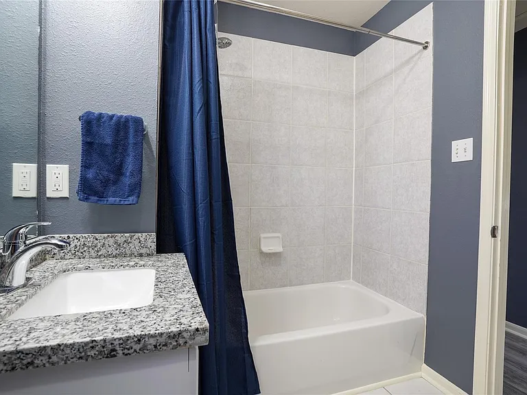 6419 Waldron Dr #B — Photo 22