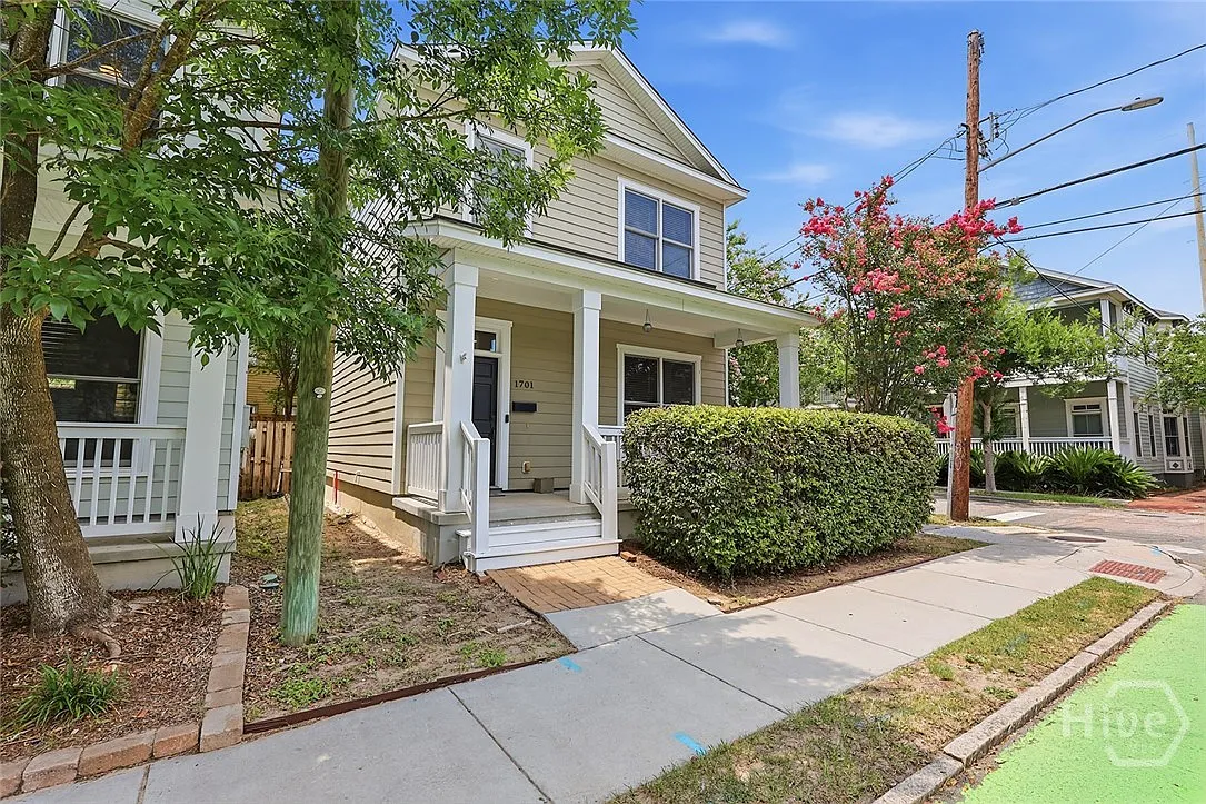 3 bed, 2.5 bath, 1540 sqft, $3,295 — Photo 3