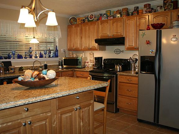 4th image of 2516 Orrell St