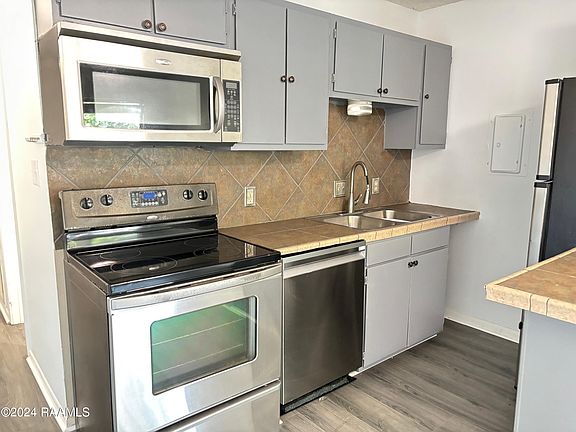 5th image of 310 Ella St APT 304