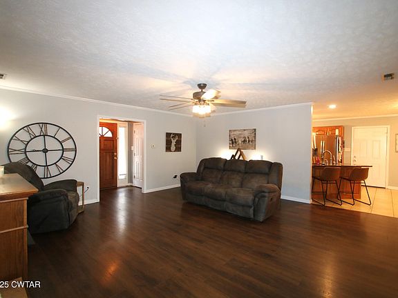 2nd image of 6021 Oakwood Dr