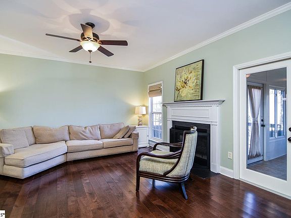 5th image of 107 Kingsmill Ct