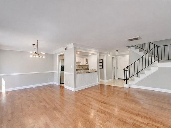 4th image of 6980 Roswell Rd Unit C5
