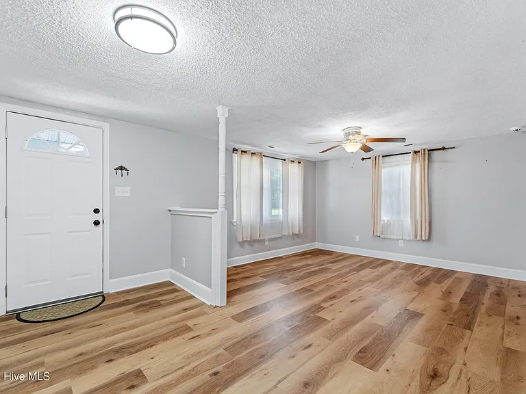 127 Moosehart Ave — Photo 4