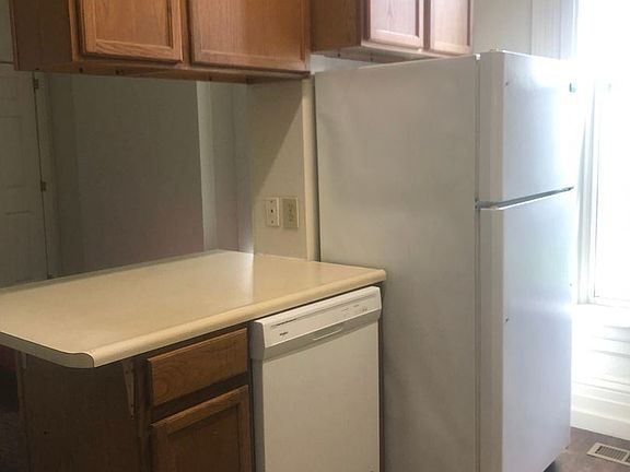2nd image of 1023 Hartford St #1