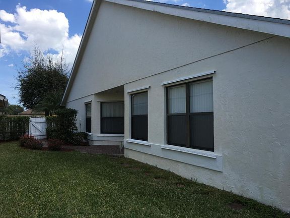 4th image of 3866 Circle Lake Dr