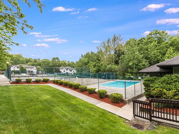 4th image of 9 Giovanni Ct