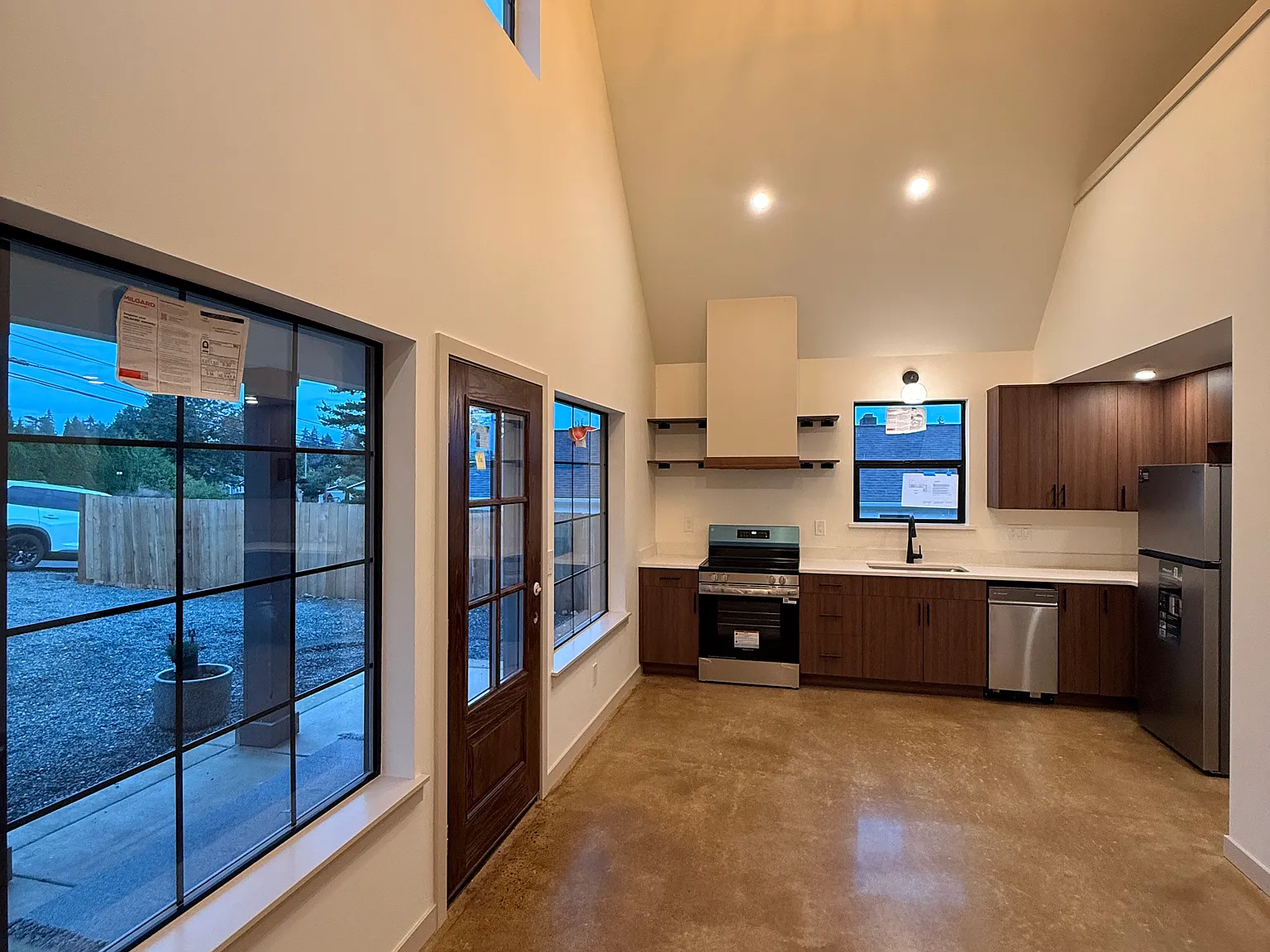 2 bed, 800 sqft, $2,600 — Photo 3