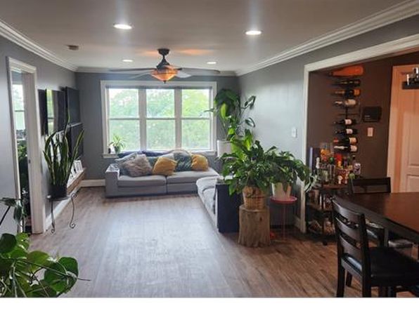 1500 Eaton Rd SE #302