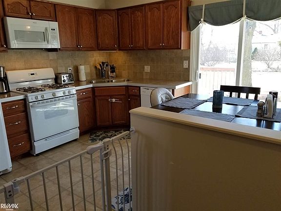 4th image of 42237 Gainsley Dr