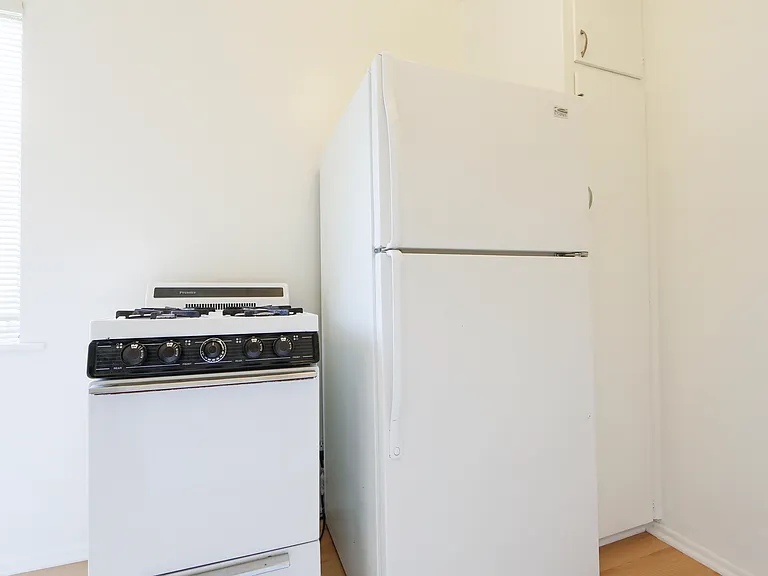 667-669 Levering — Photo 59