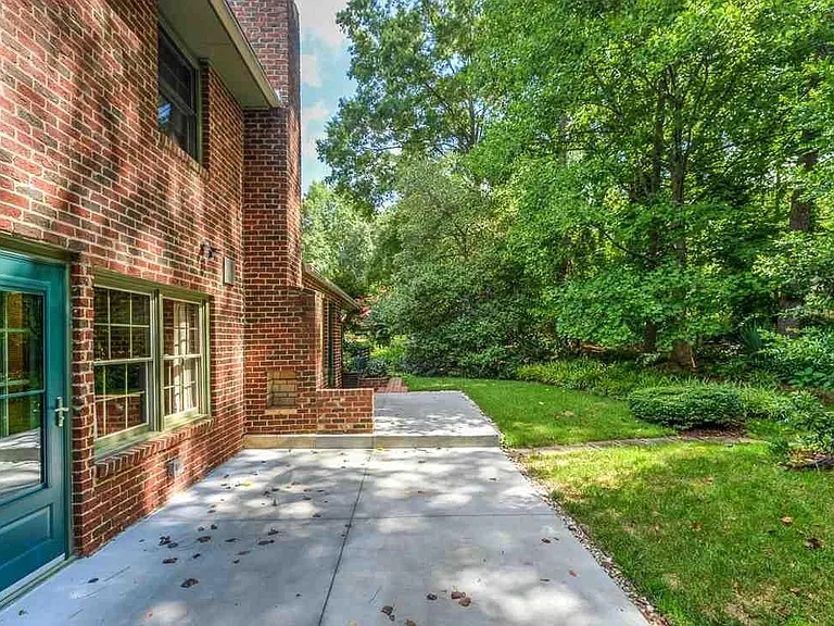 3500 Sloan Ct — Photo 16