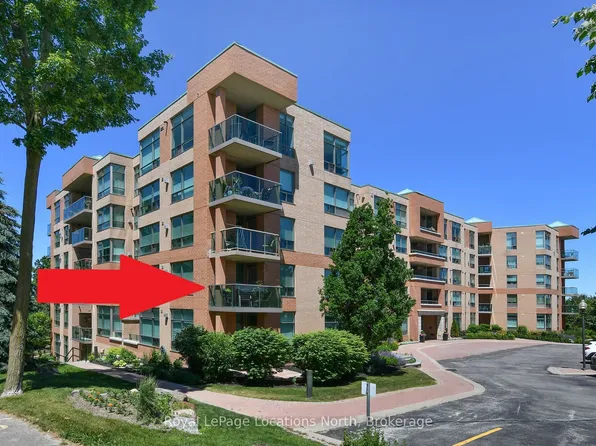 4 Briar Hill Hts #213, New Tecumseth, ON L9R 1Z7