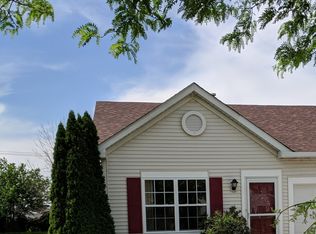 1447 Plantain Dr, Minooka, IL 60447