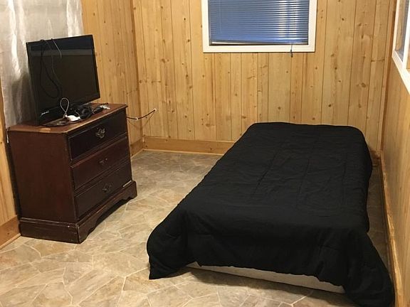 SMALL BEDROOM