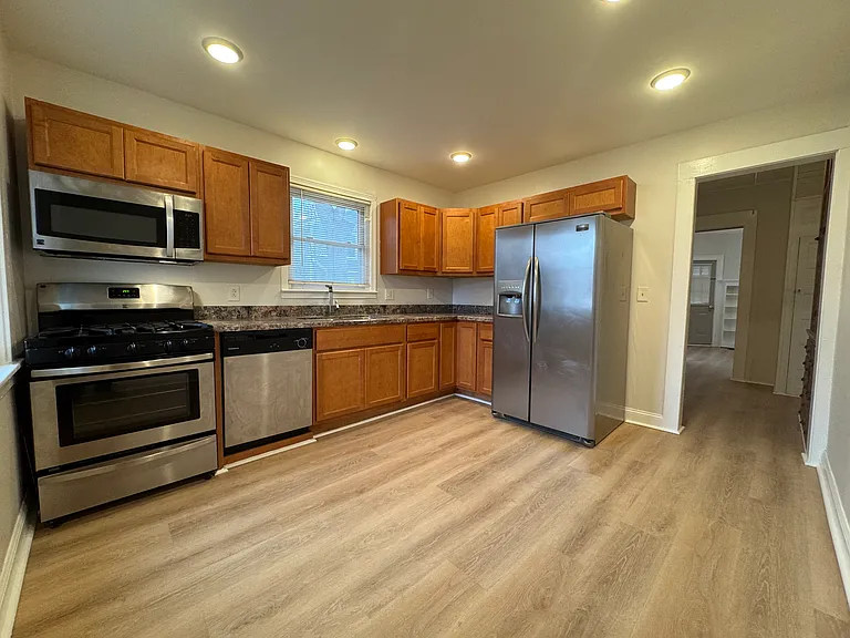 604 Willis Ave #1 — Photo 7