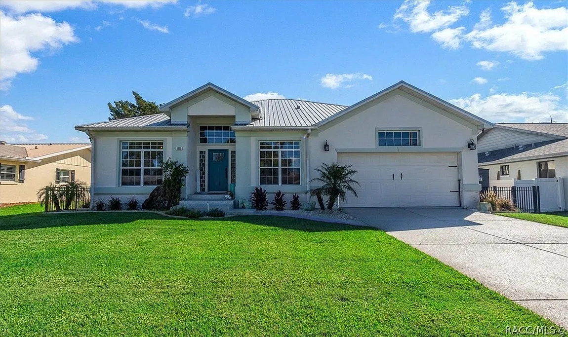 3 bed, 3.0 bath, 1933 sqft, $5,000 — Photo 1
