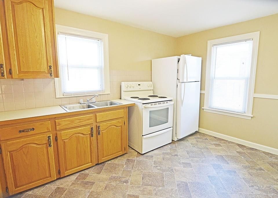 140 Winton St, Springfield, MA 01118 Zillow