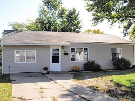 1st image of 905 Seneca Ave